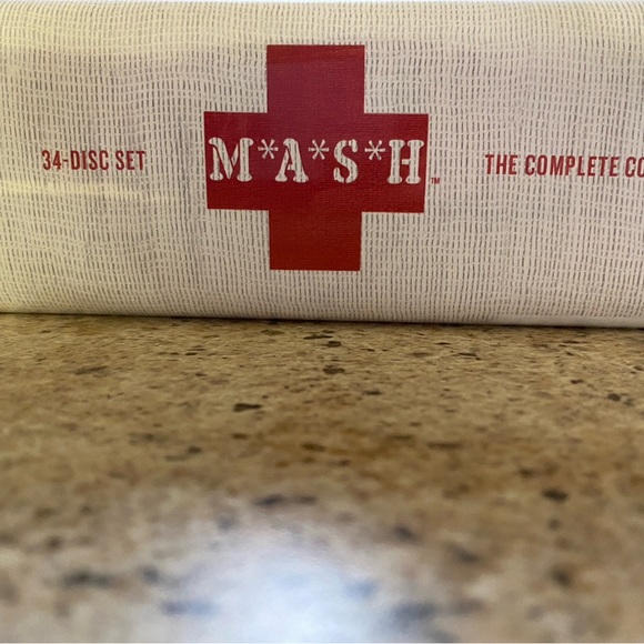 M*A*S*H The Complete Collection - Picture 2 of 6